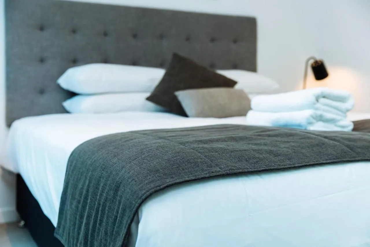 *** Bed & Breakfast Airtrip Apartment On Margaret Street In Cbd Brisbane Australia